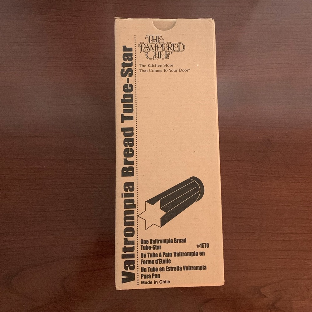 NEW, never used, The Pampered Chef Star Shaped Bread Tube